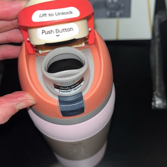 Limited edition Owala Peachy rose 🍑 - Picture 4 of 5